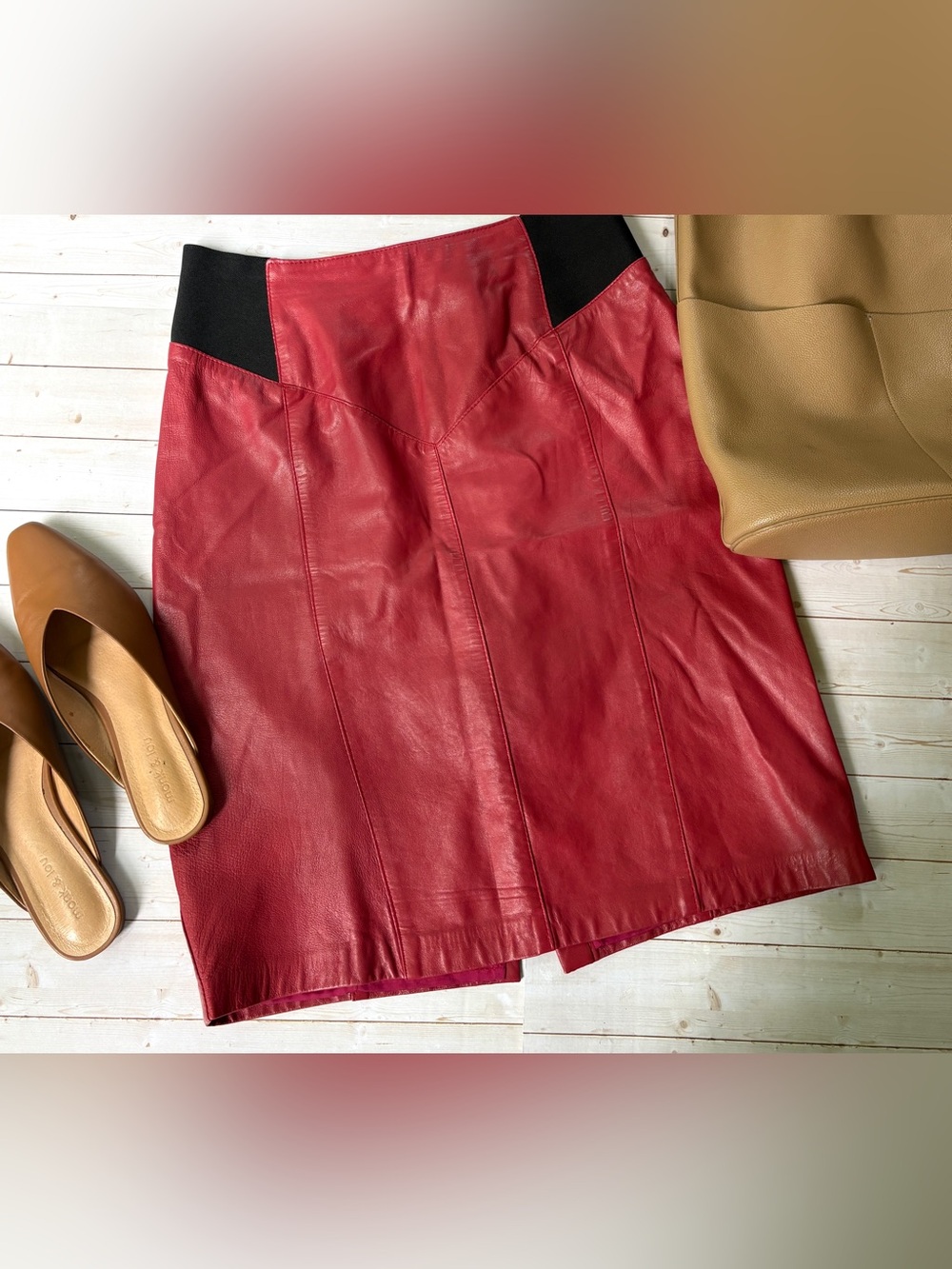 Parallel leather pencil skirt